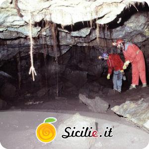Sant'Alfio - Grotta dei Ladri